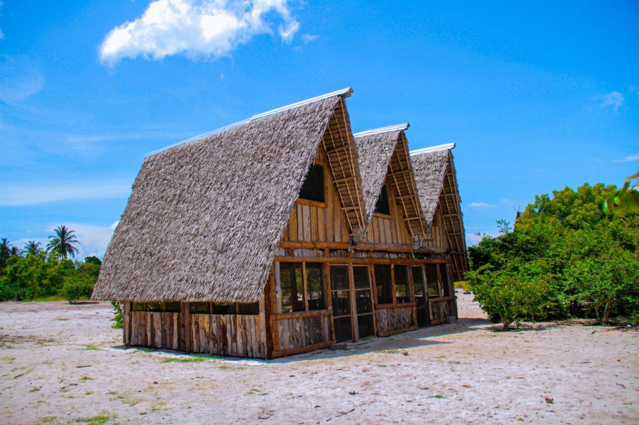 Mikoko Beach & Cottages Багамойо Екстериор снимка