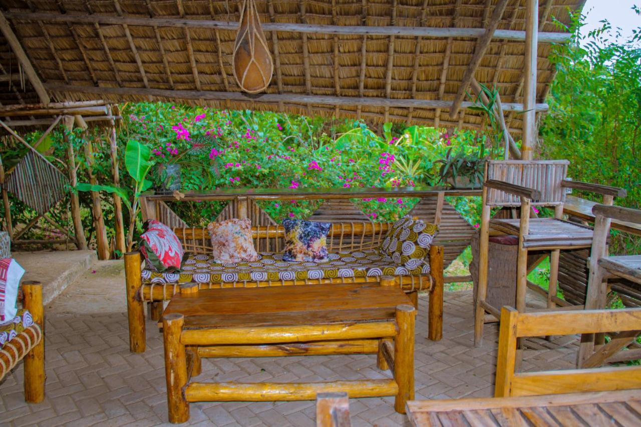 Mikoko Beach & Cottages Багамойо Екстериор снимка